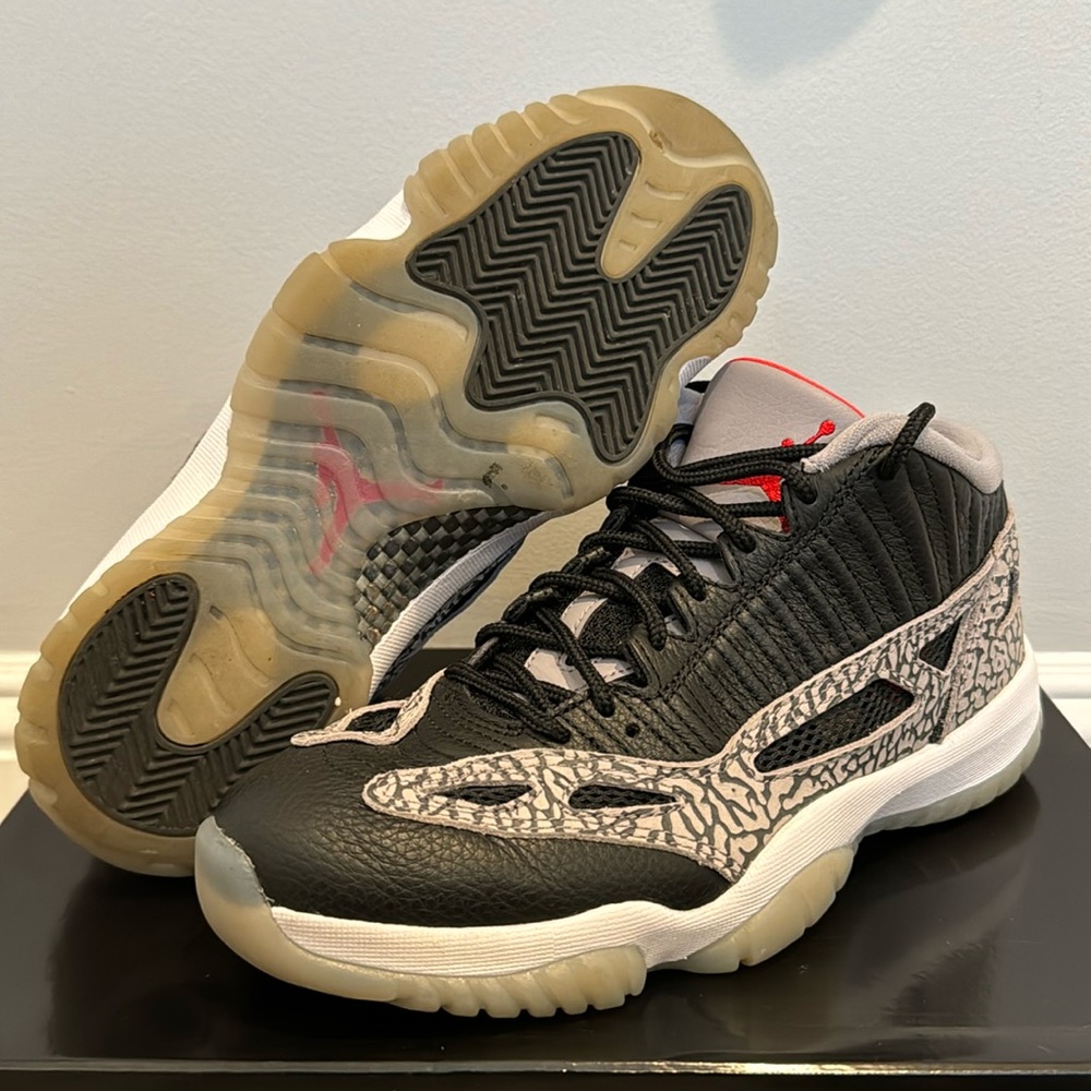Used Jordan 11 Retro Low IE Men’s Size 7.5